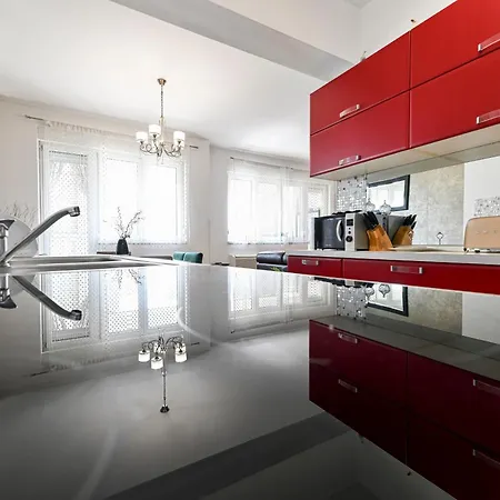 Luxury Experience Center Near With Balcony And Free Garage 자다르
