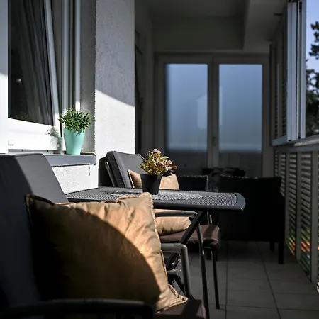 Luxury Experience Center Near With Balcony And Free Garage