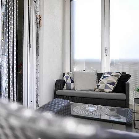Apartment Luxury Experience Center Near With Balcony And Free Garage