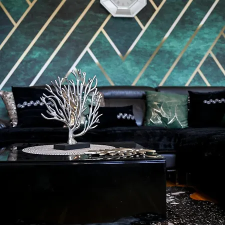 아파트 Luxury Experience Center Near With Balcony And Free Garage