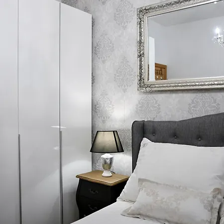 Luxury Experience Center Near With Balcony And Free Garage *