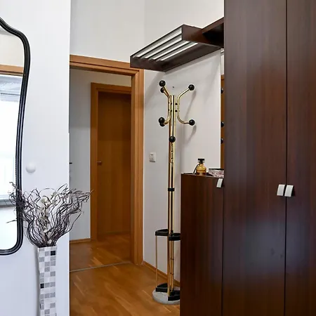 Luxury Experience Center Near With Balcony And Free Garage * 자다르