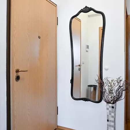 Luxury Experience Center Near With Balcony And Free Garage Zadar
